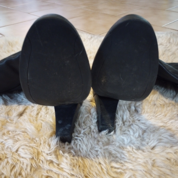 NINE WEST BOOTS Size 10.5 - Picture 4 of 4